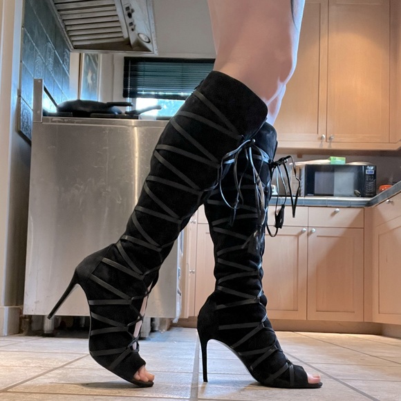 12 Vince Camuto Maddy lace up knee high black suede open toe stiletto boots - Picture 1 of 9